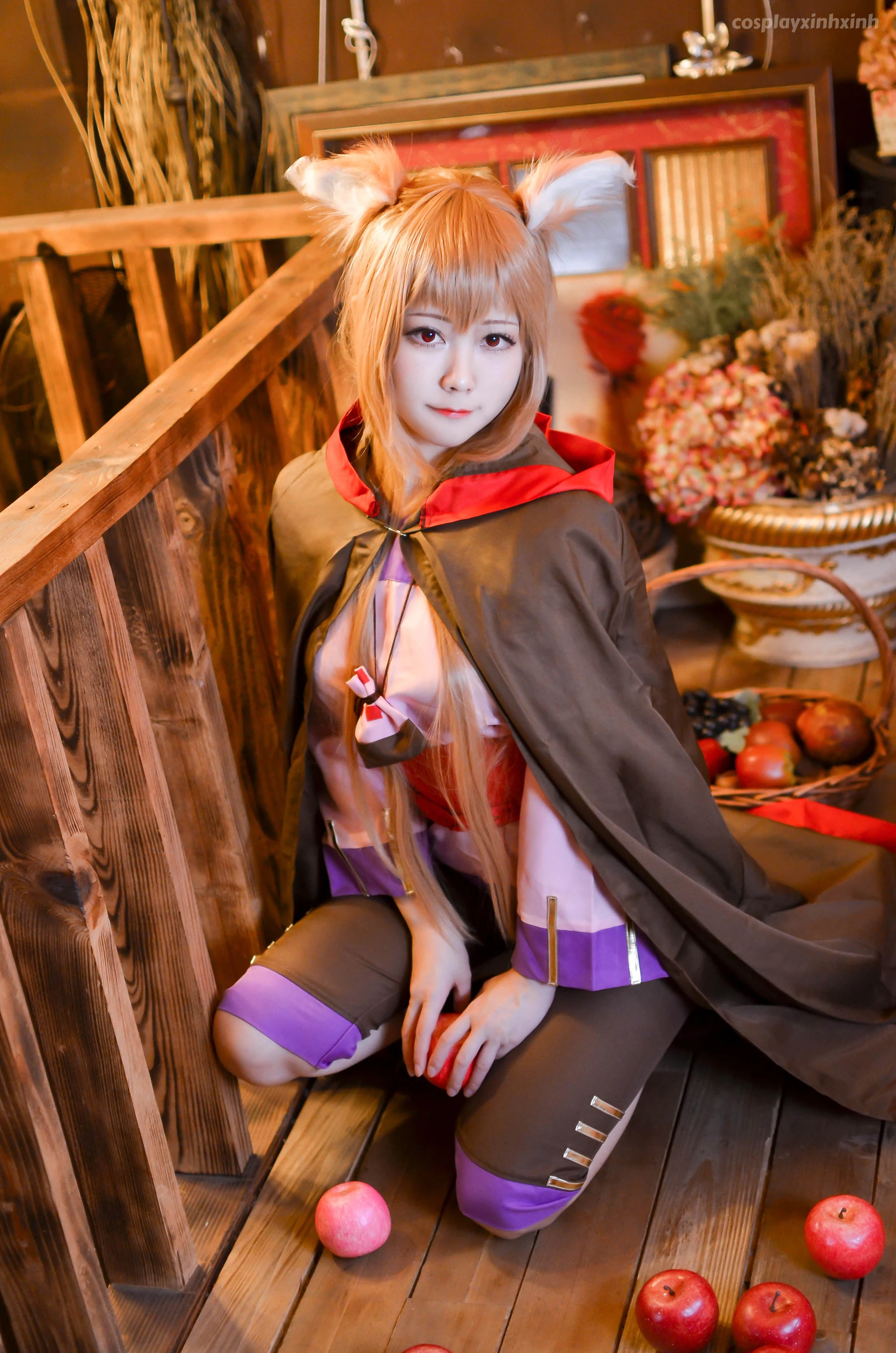 Arty Huang: Holo – Spice and Wolf - 5