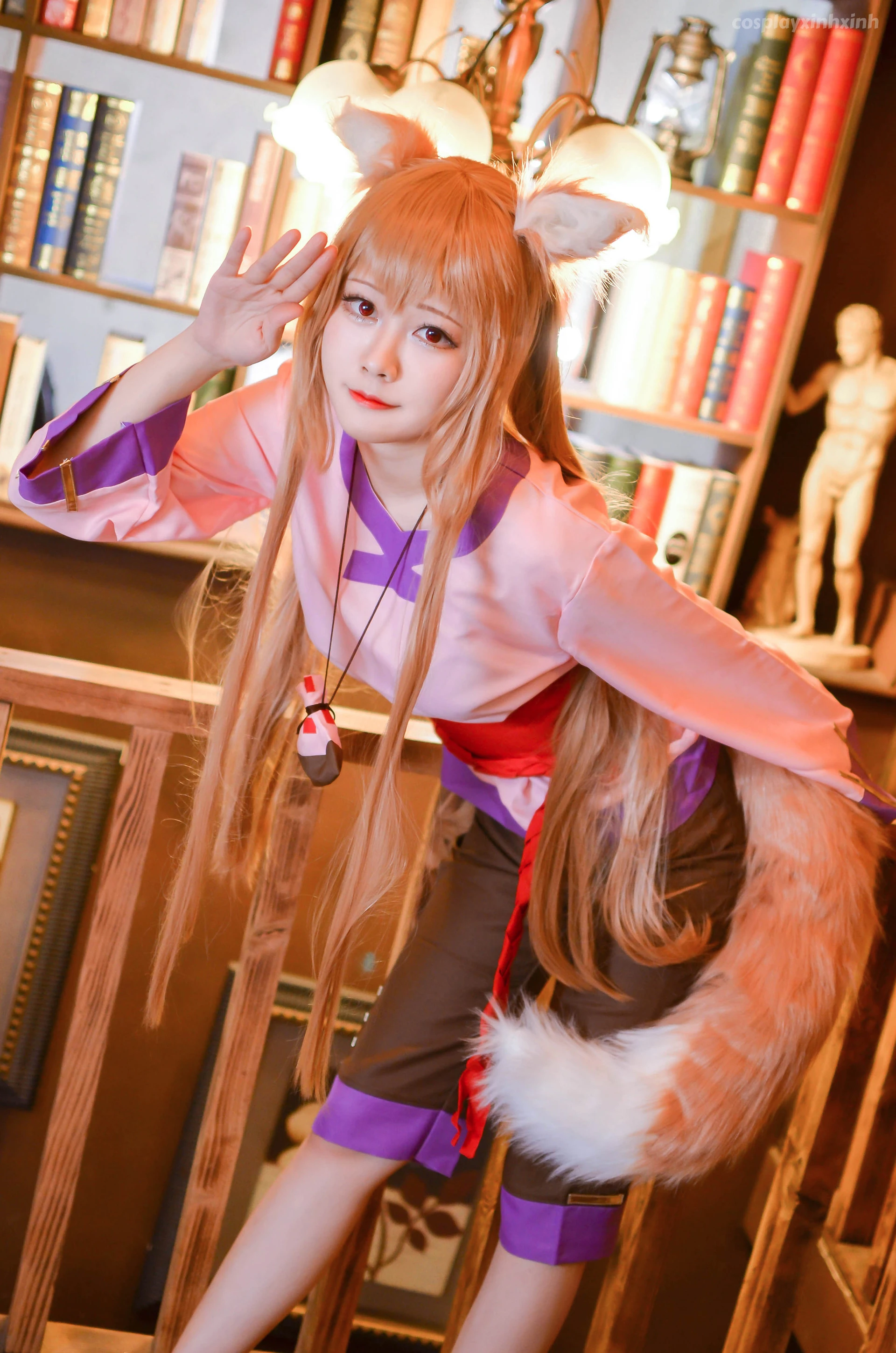 Arty Huang: Holo – Spice and Wolf - 9