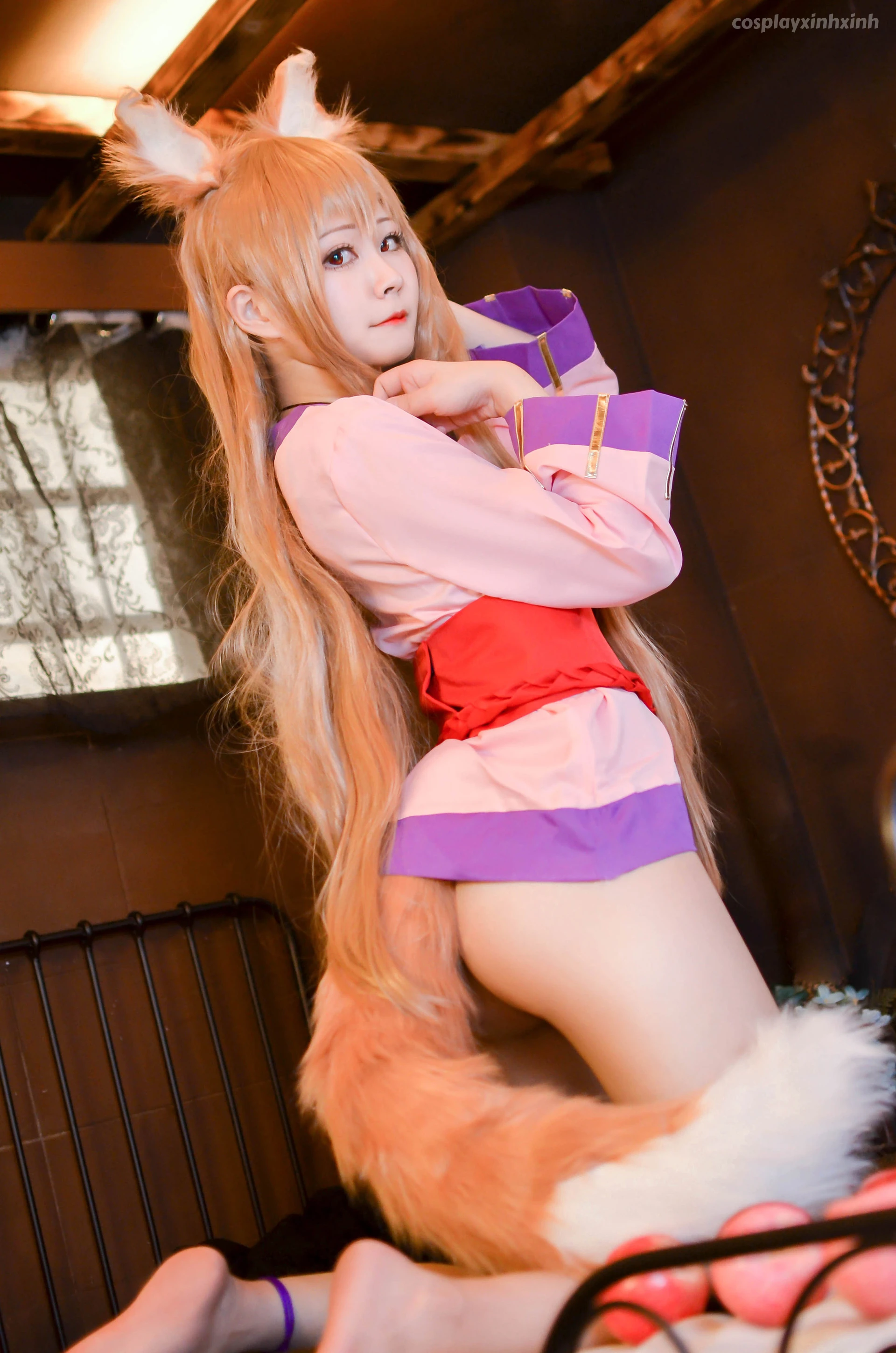 Arty Huang: Holo – Spice and Wolf - 12